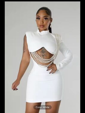 Asymmetric One-Shoulder White Pearl-Chain Mini Dress
